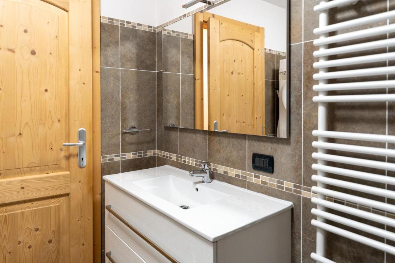 Casa Beba - Agenzia Dolomiti Affitti Daire Cavalese Dış mekan fotoğraf