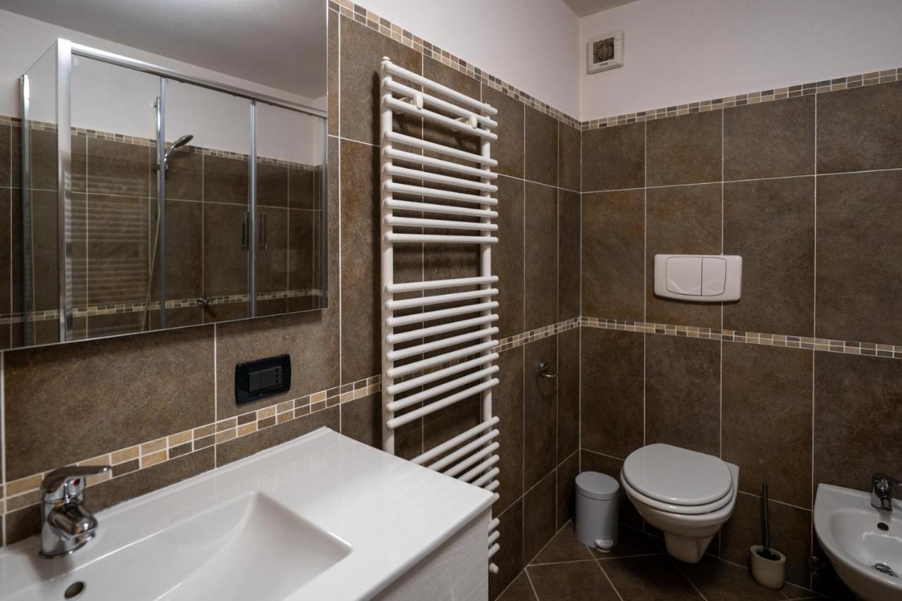 Casa Beba - Agenzia Dolomiti Affitti Daire Cavalese Dış mekan fotoğraf