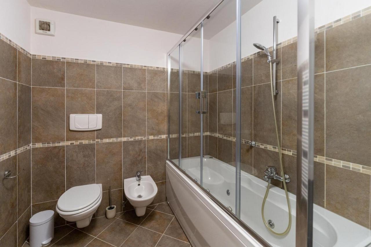 Casa Beba - Agenzia Dolomiti Affitti Daire Cavalese Dış mekan fotoğraf