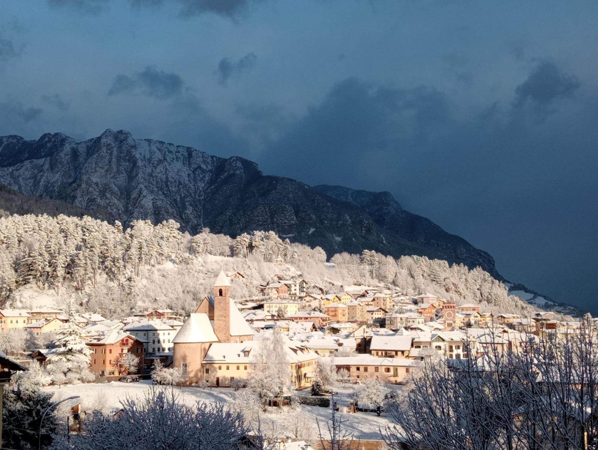 Casa Beba - Agenzia Dolomiti Affitti Daire Cavalese Dış mekan fotoğraf
